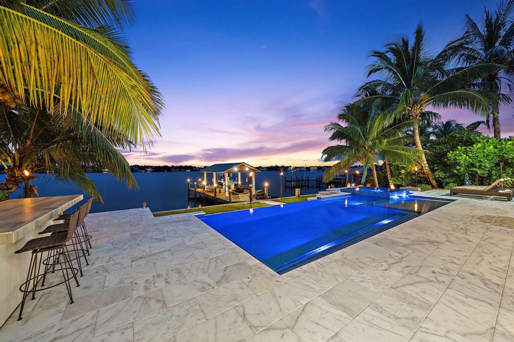 TEQUESTA COUNTRY CLUB - Residential