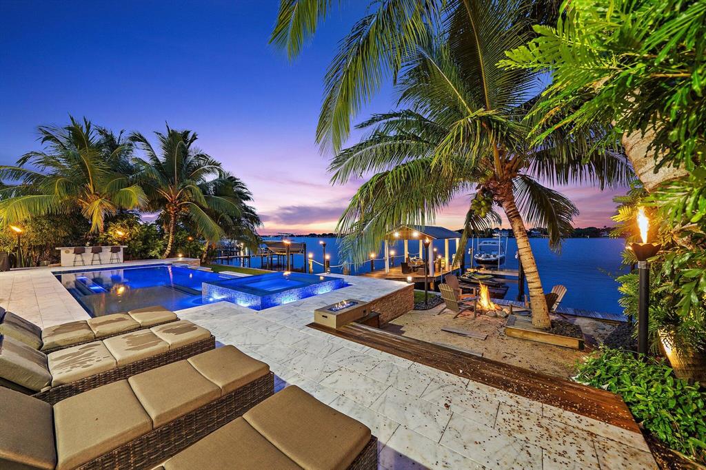 TEQUESTA COUNTRY CLUB - Residential