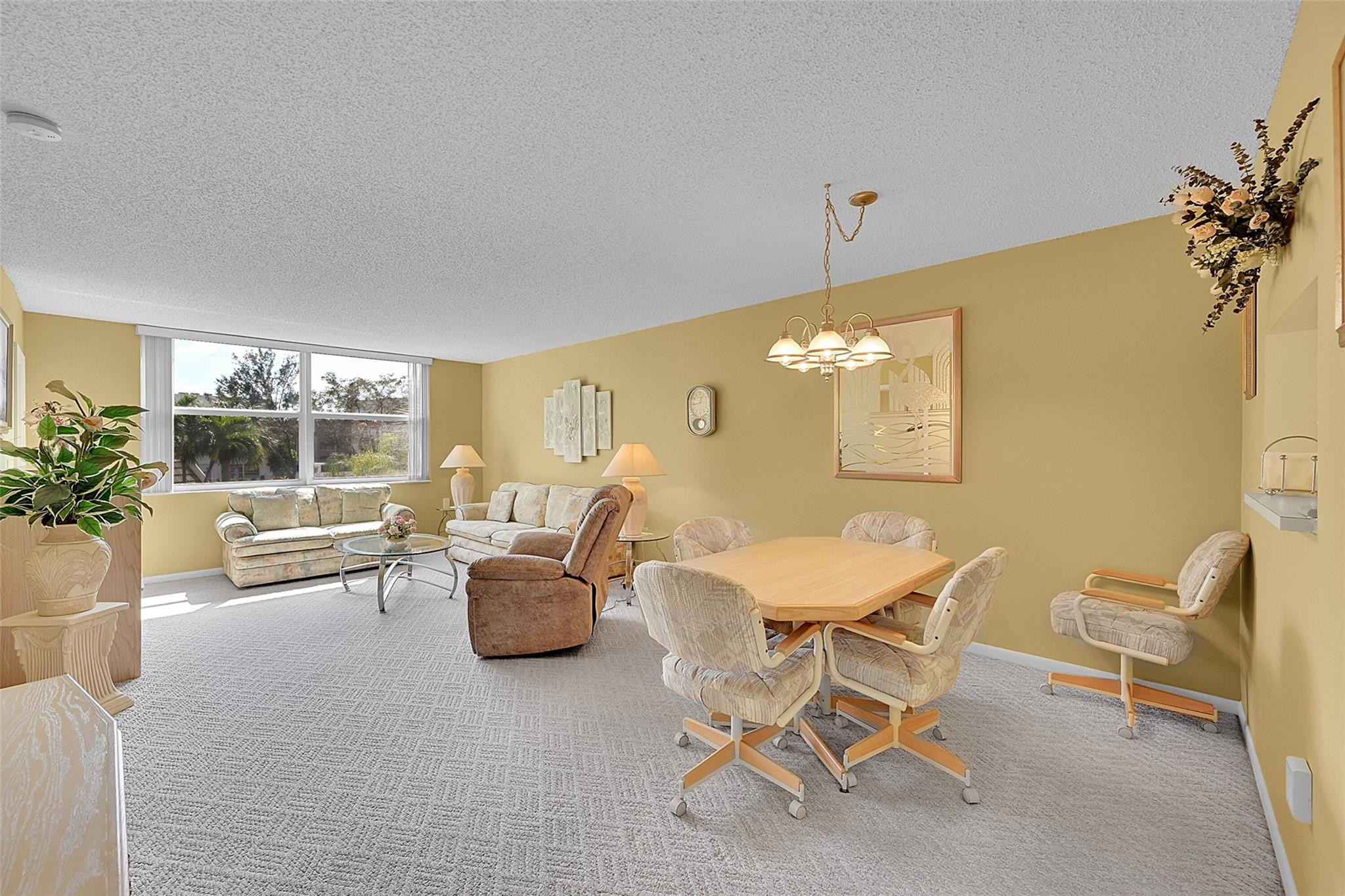 ROYAL PAK GARDENS - Residential