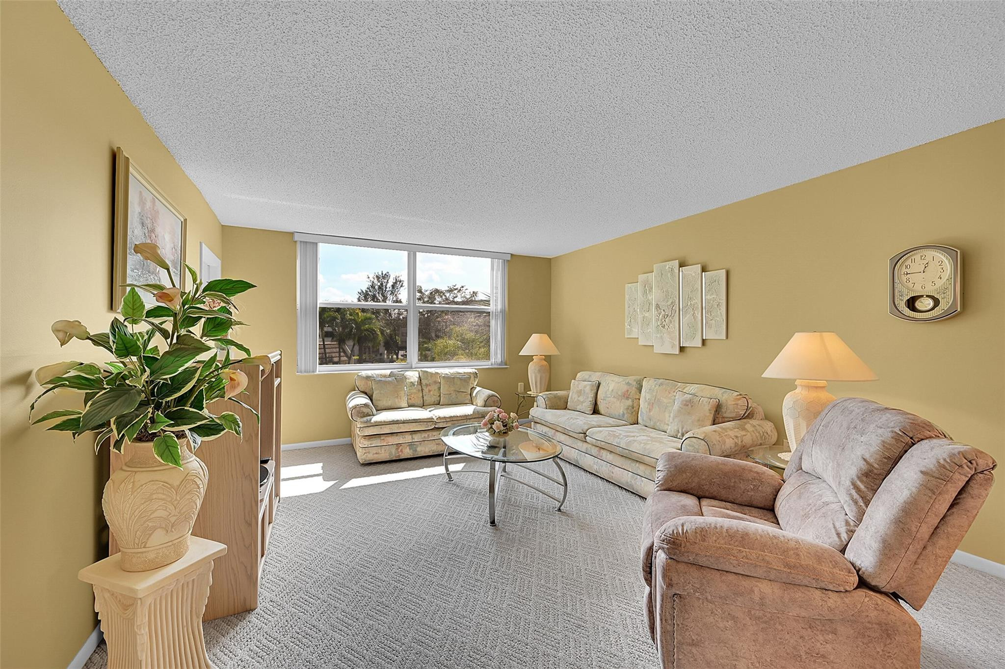 ROYAL PAK GARDENS - Residential