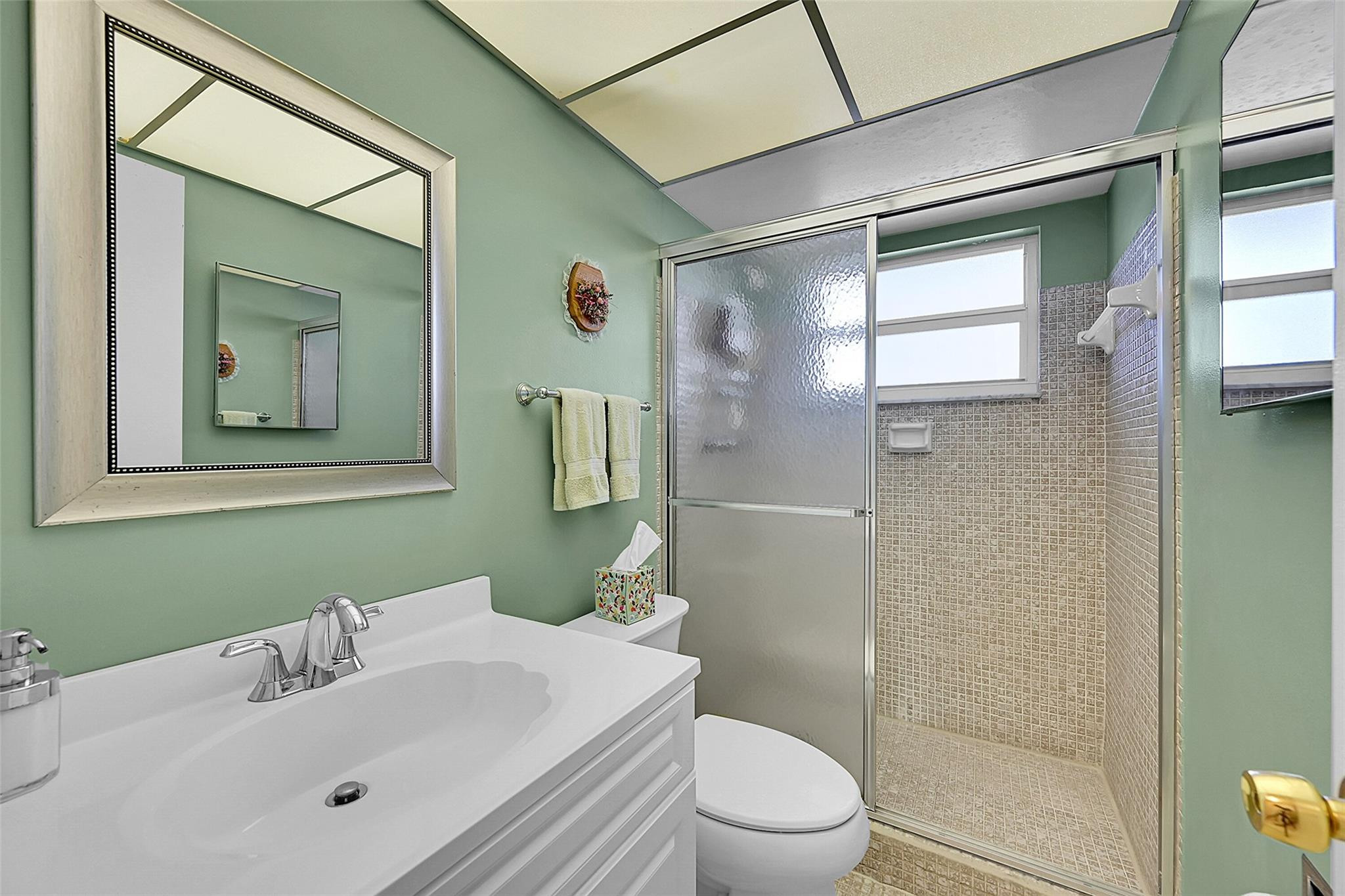 ROYAL PAK GARDENS - Residential