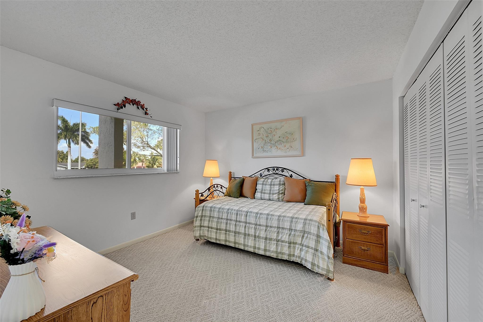 ROYAL PAK GARDENS - Residential