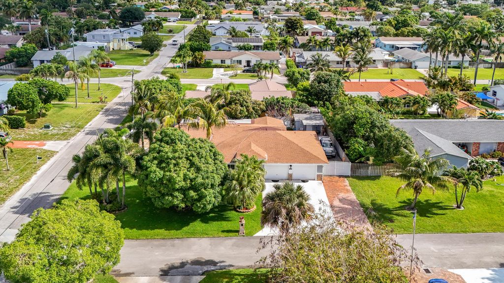 Photo of 3119 Indian Trail, Lake Worth, FL 33462 (MLS # B26023564)