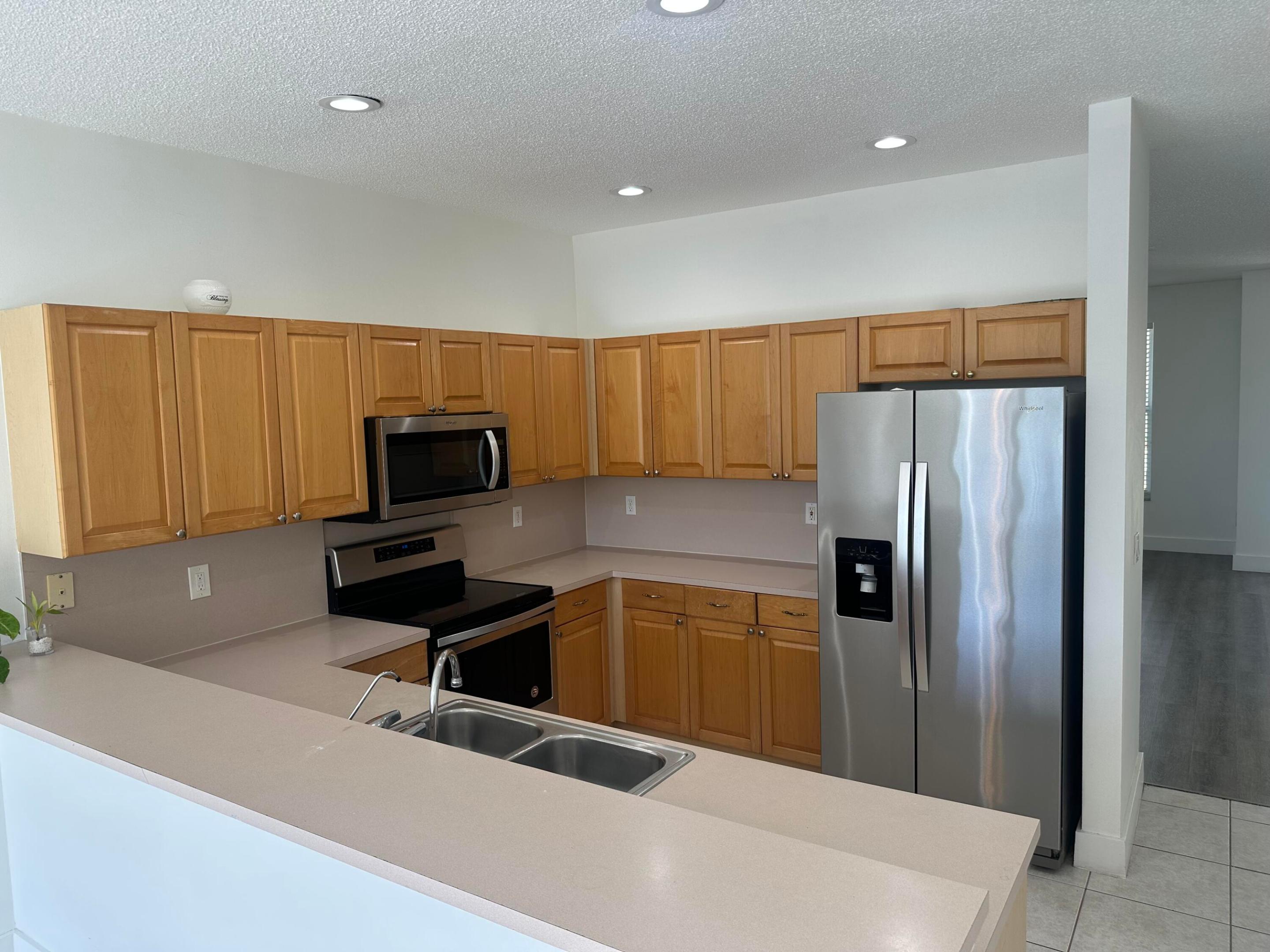 STIRLING PALM ESTATES - Residential Lease