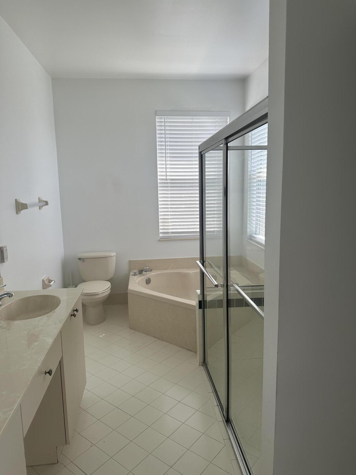 STIRLING PALM ESTATES - Residential Lease