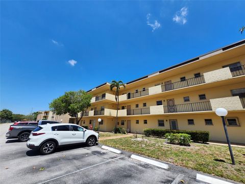 301 CAMBRIDGE RD 301 Hollywood FL 33024