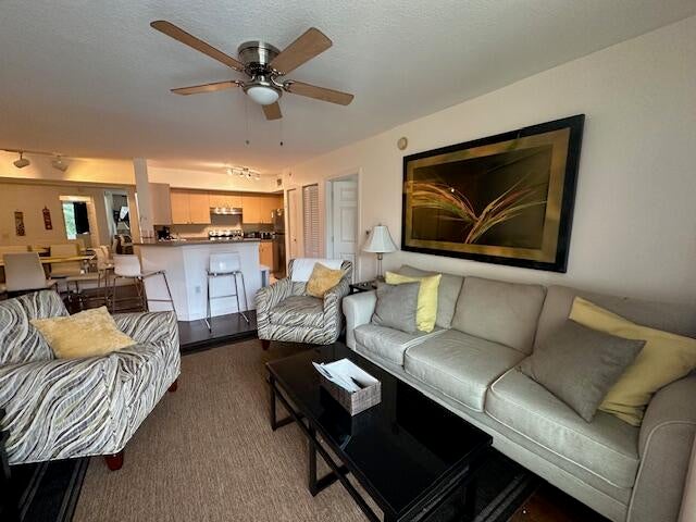 Photo of 615 Villa Circle, Boynton Beach, FL 33435 (MLS # R11169179)
