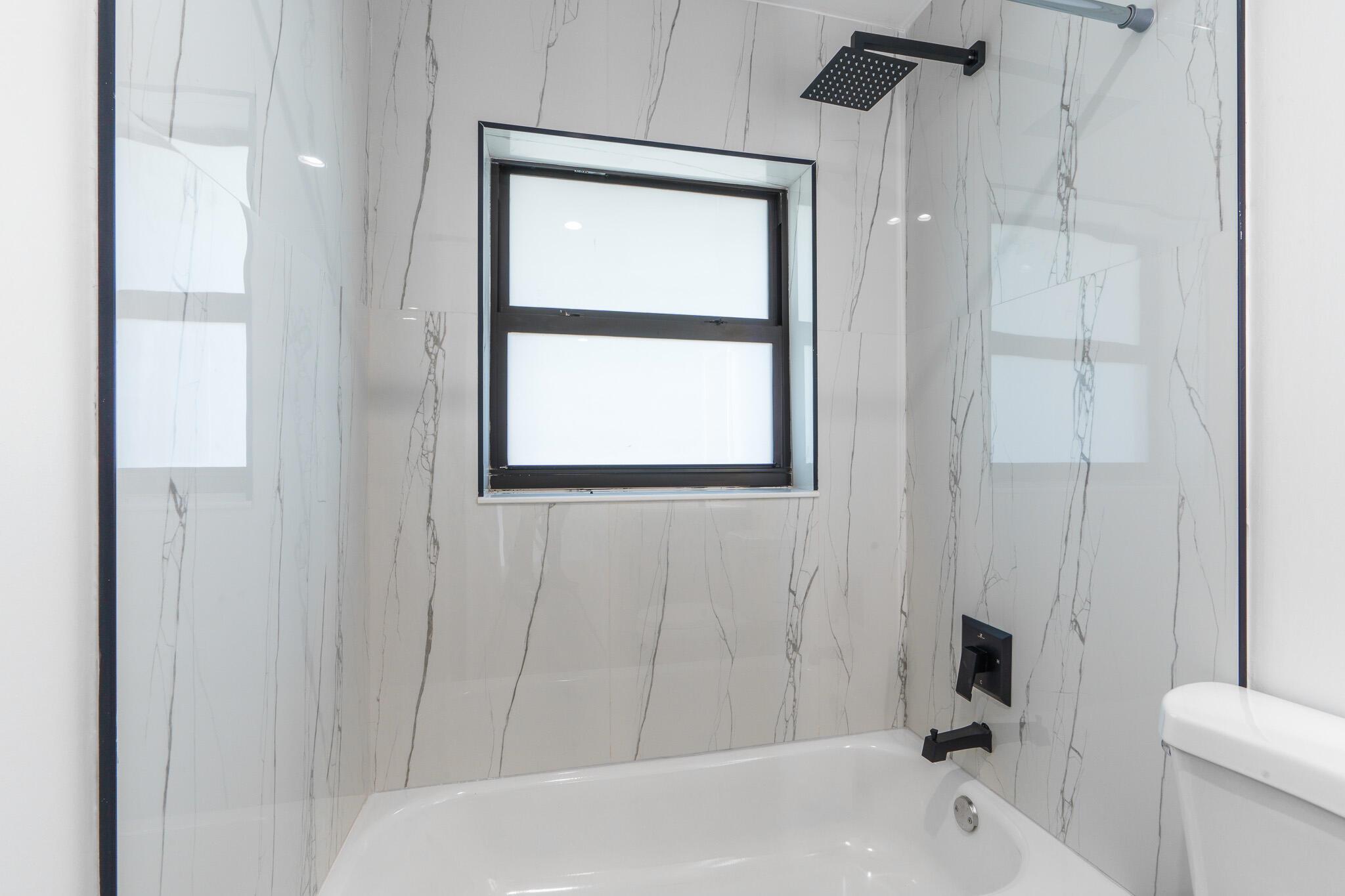 DECARIE - Residential Income