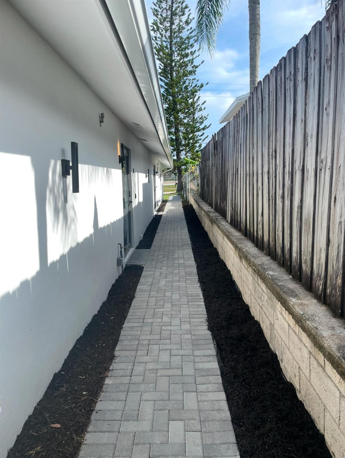 DECARIE - Residential Income