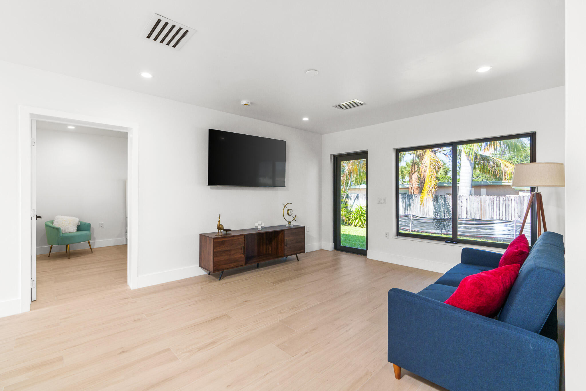 DECARIE - Residential Income