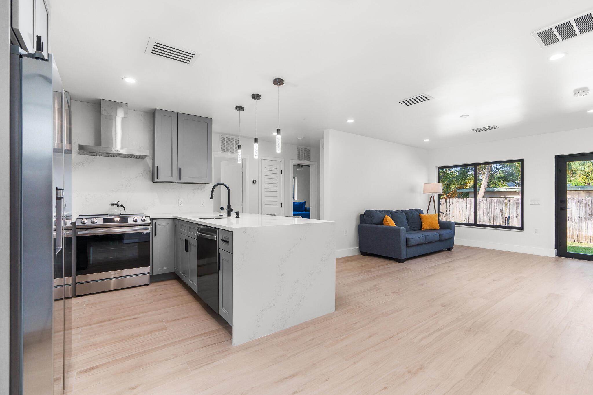 DECARIE - Residential Income