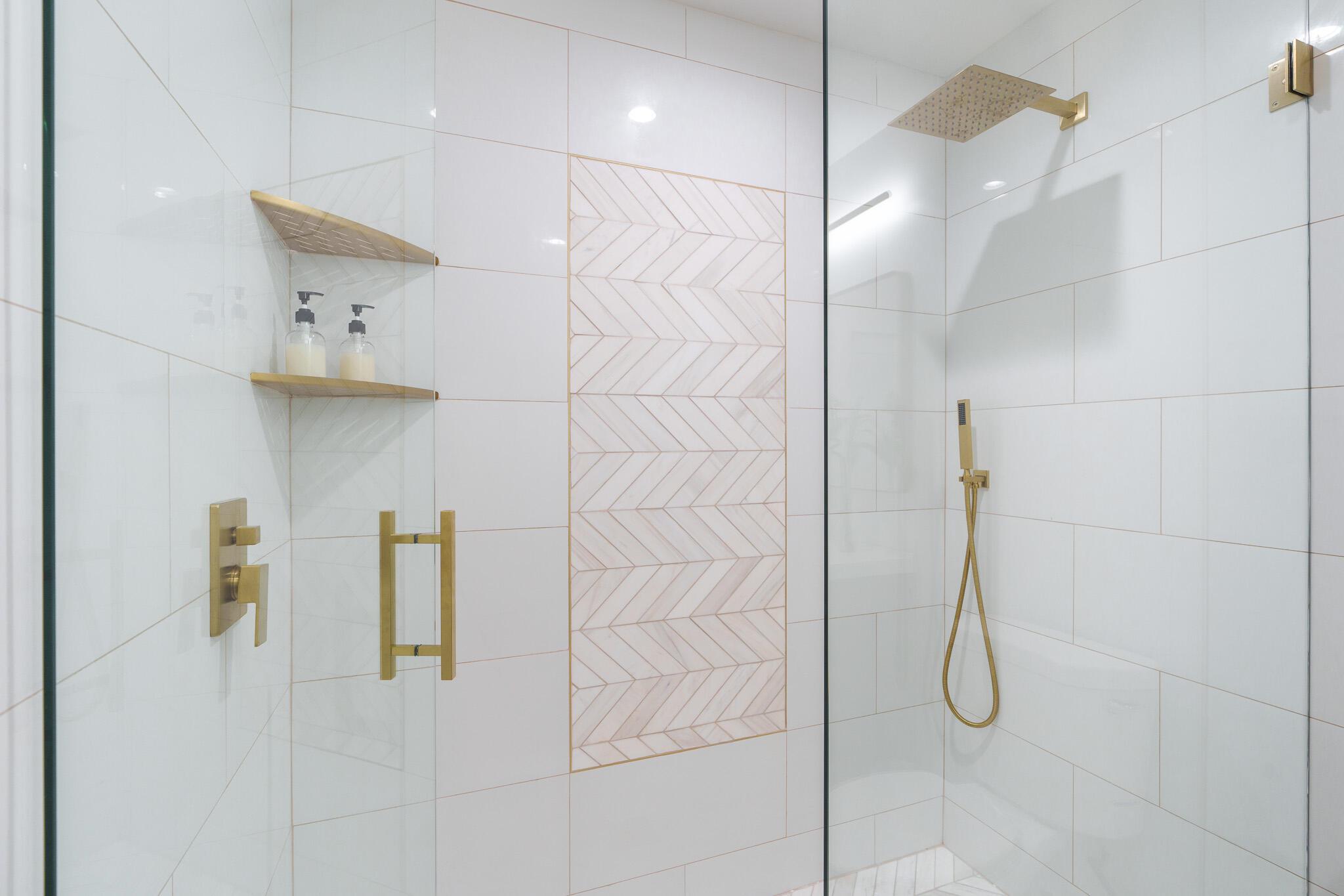 DECARIE - Residential Income