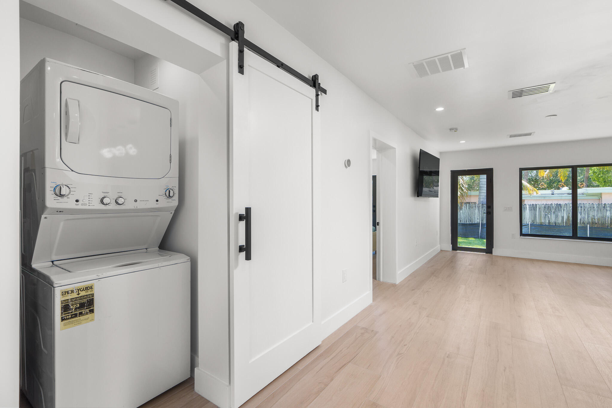 DECARIE - Residential Income