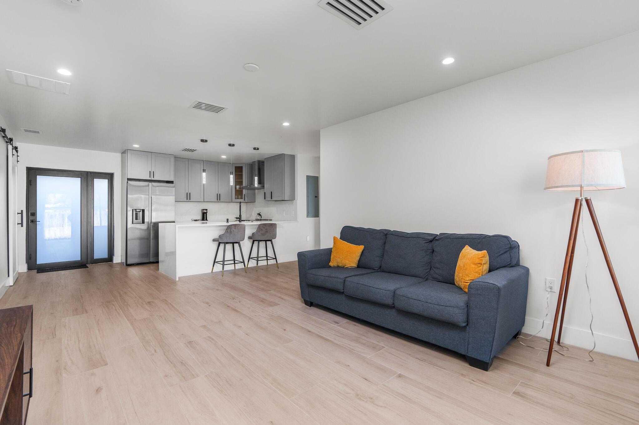 DECARIE - Residential Income