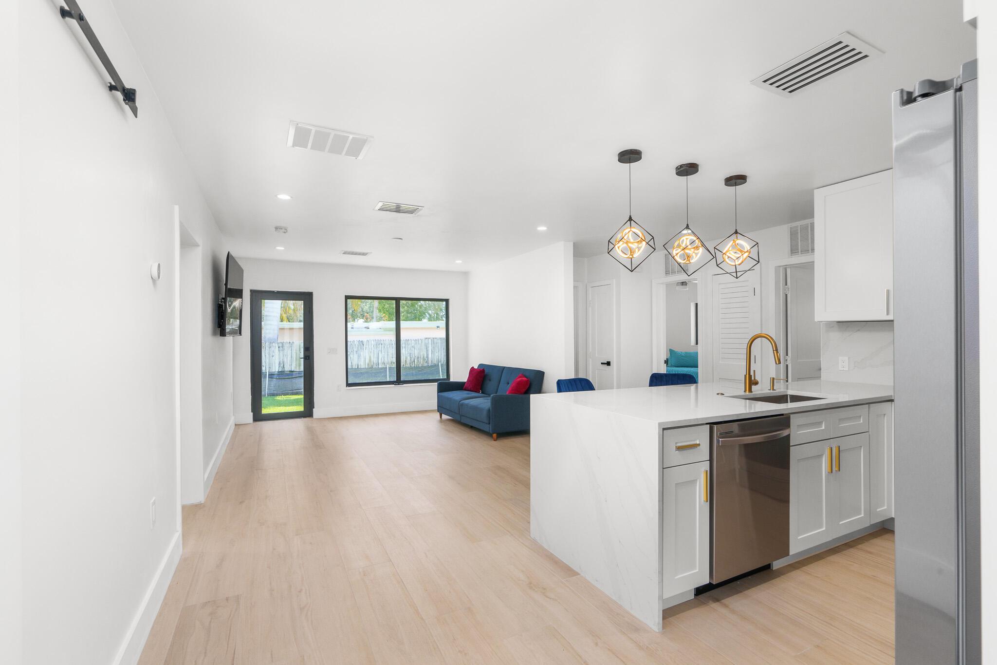 DECARIE - Residential Income