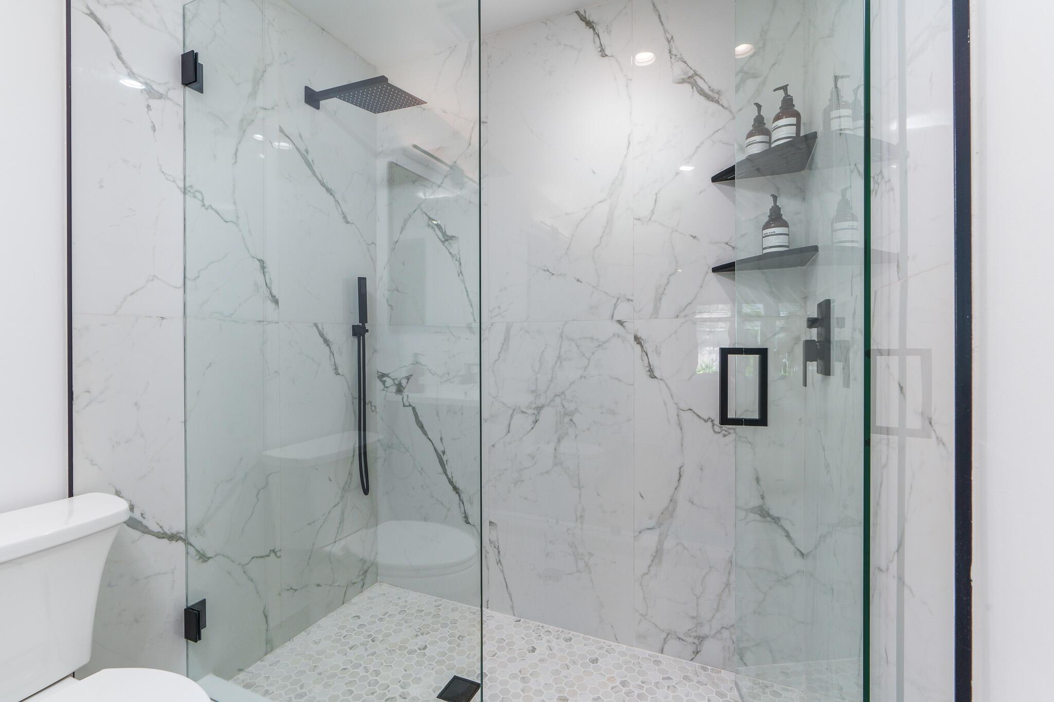 DECARIE - Residential Income