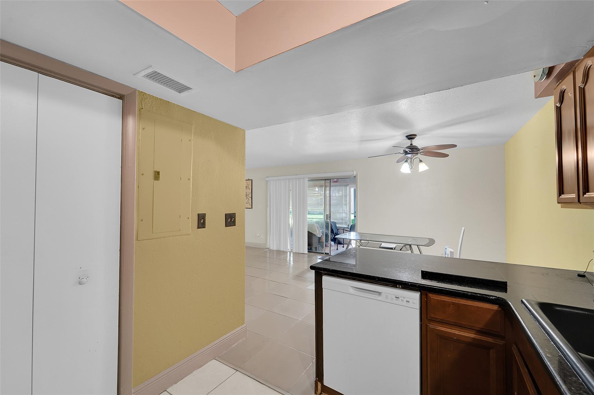 SHAKER VILLAGE - Residential