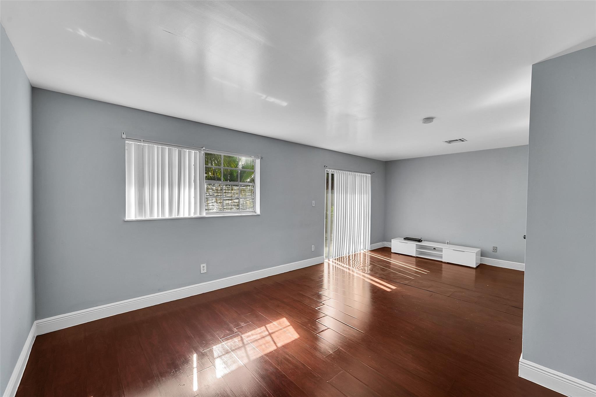 SHAKER VILLAGE - Residential