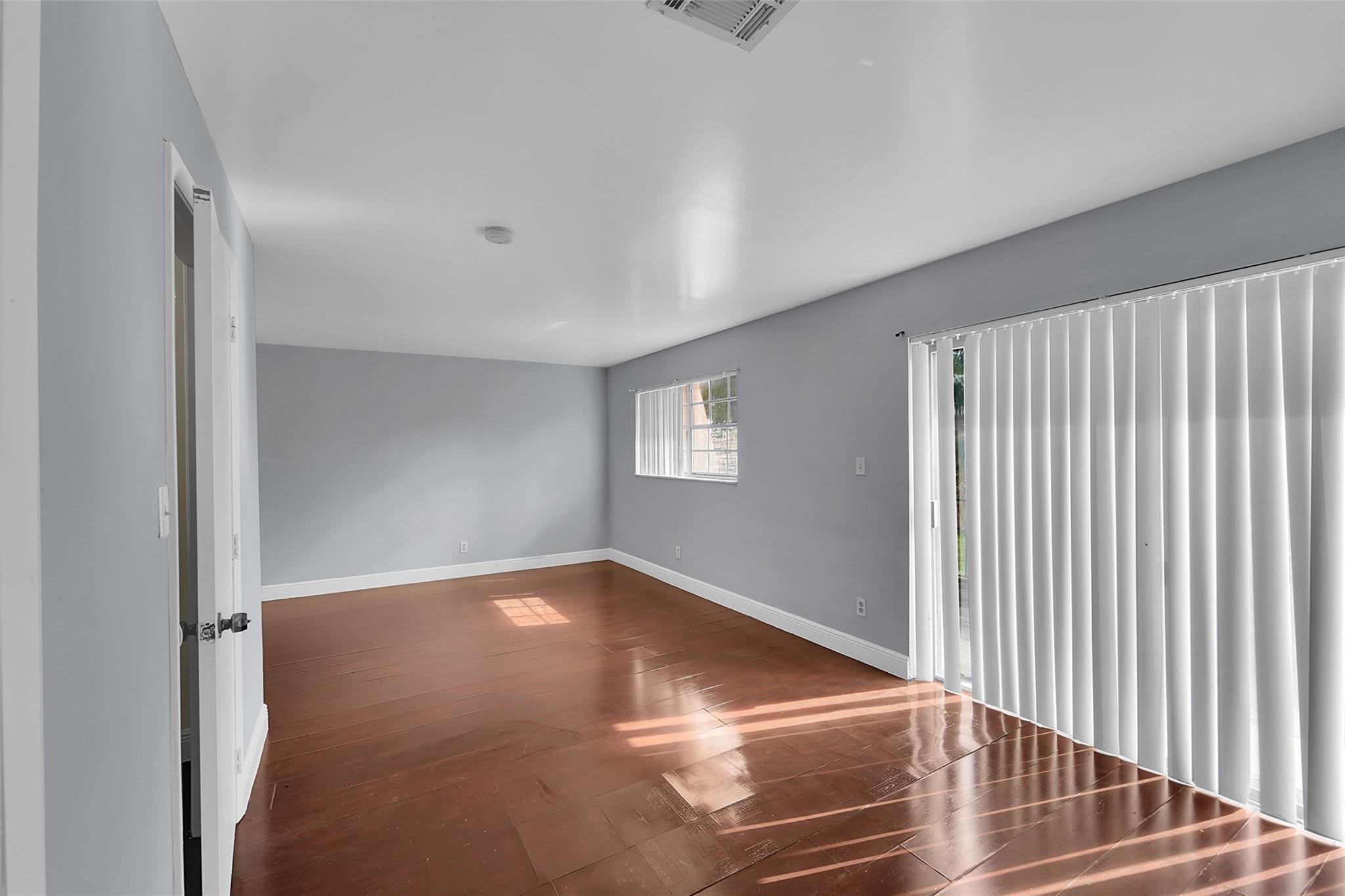 SHAKER VILLAGE - Residential