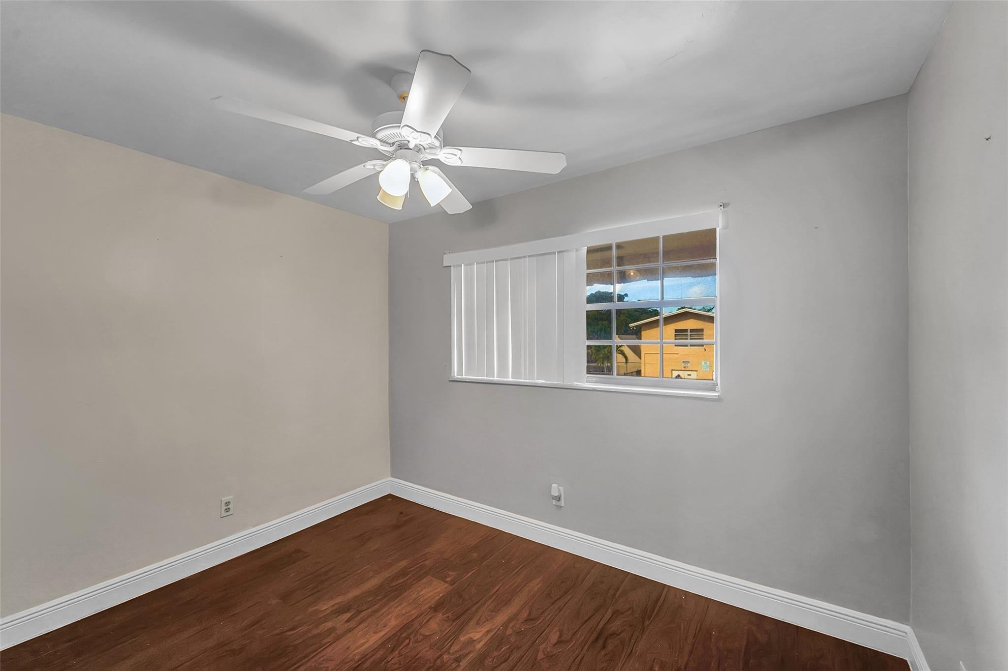 SHAKER VILLAGE - Residential