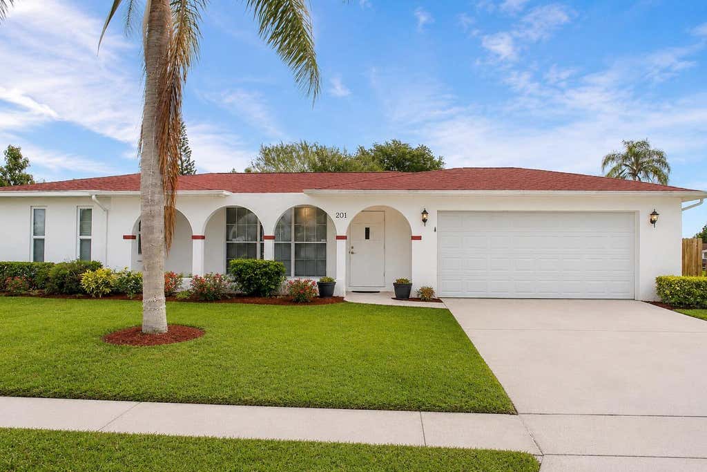 Photo of 201 NE Midfield Lane, Port Saint Lucie, FL 34983 (MLS # B26024750)