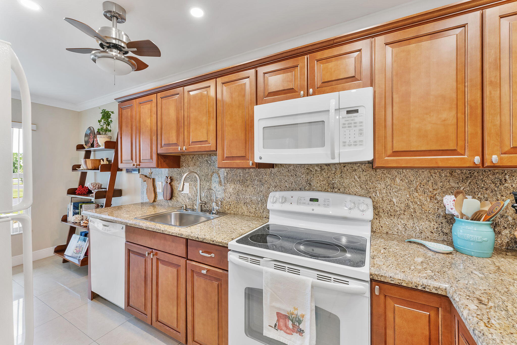 1041 Orange Terrace 104