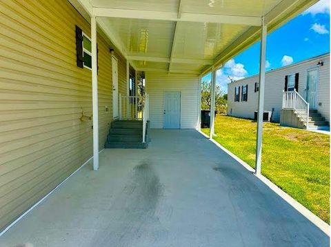 Mobile Home in Fort Pierce FL 362 Mockingbird Avenue Ave 3.jpg