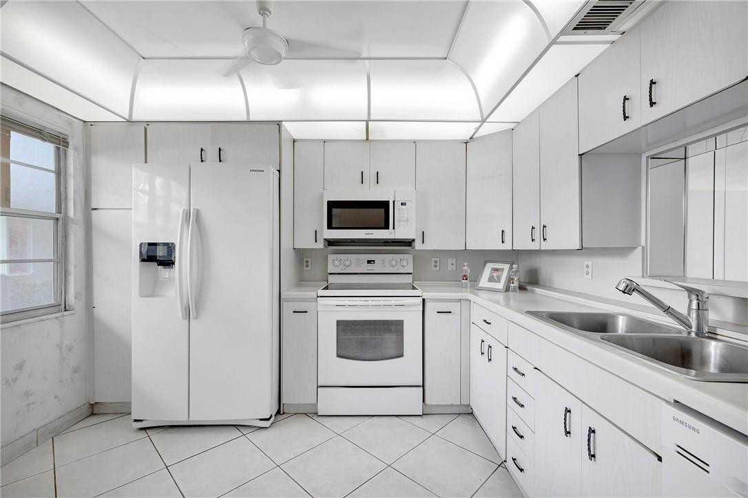 WYNMOOR VILLAGE - Residential