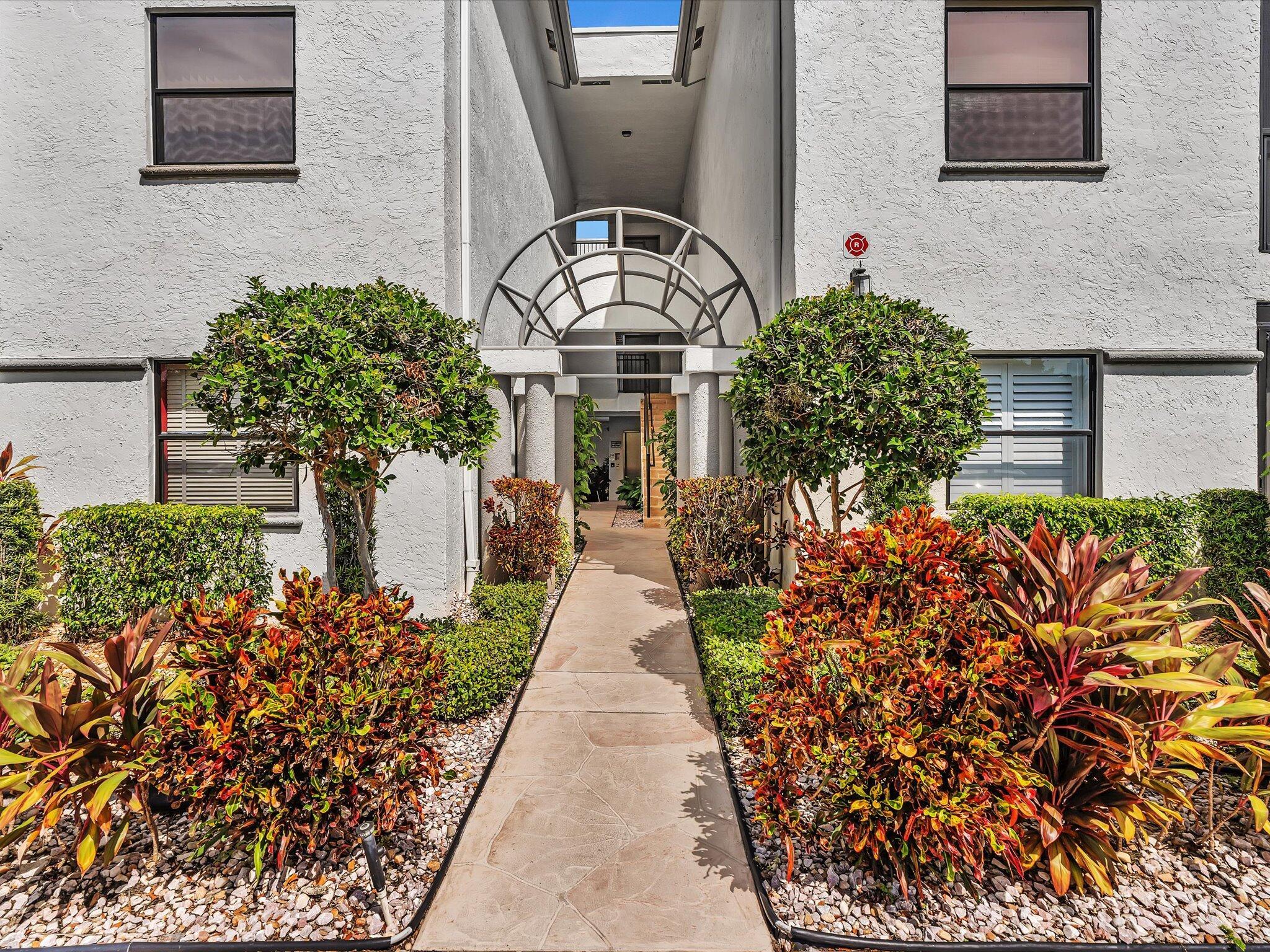 Well maintained ground floor unit with 3 bedrooms and 2 partially updated bathroooms. Home is centrally located close to everything Boynton Beach has to offer and only about 3.5 miles from the beach! This all ages home is located in Platina offering a gorgeous clubhouse, resort style pool, gym facility, cafe, tennis, pickleball, and so many other amenities and activities! Home is priced to sell and easy to show so schedule your appointment today!