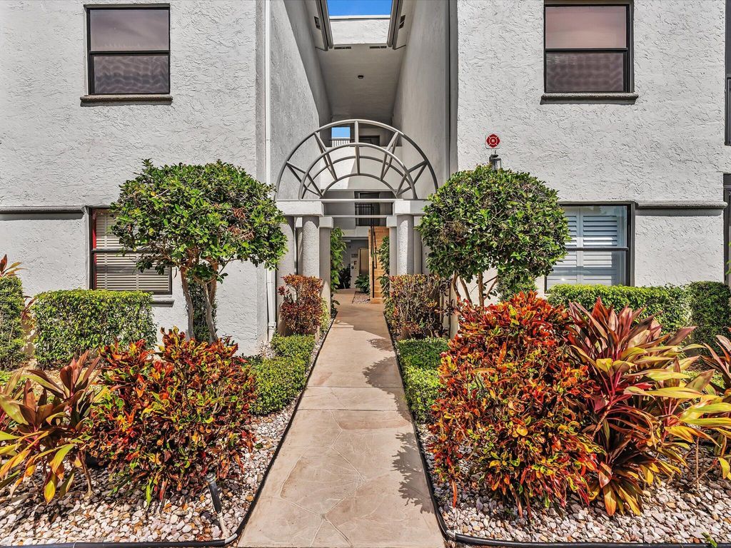 Photo of 5133 Brisata Circle #C, Boynton Beach, FL 33437 (MLS # R11115977)