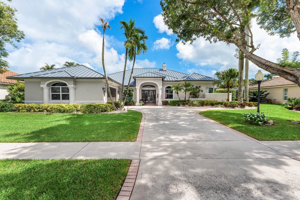 Photo of 19047 SE Loxahatchee River Road, Jupiter, FL 33458 (MLS # B26083008)