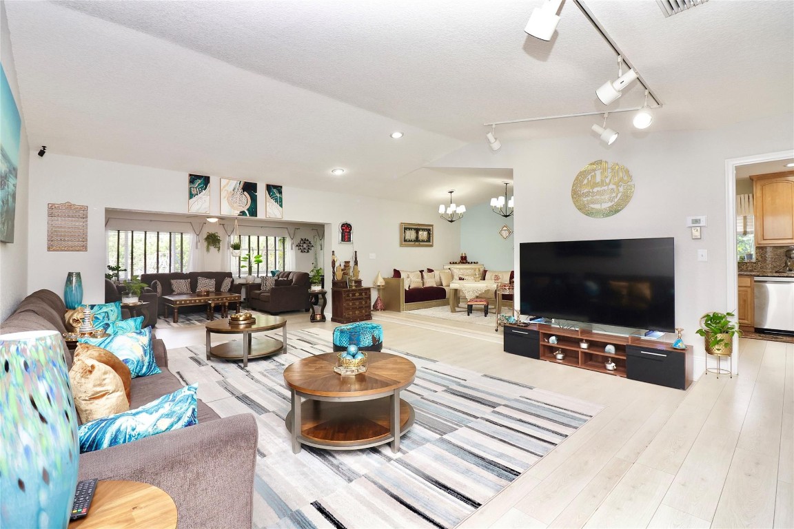 Woodlands Sec Eight 67-42 - Residential