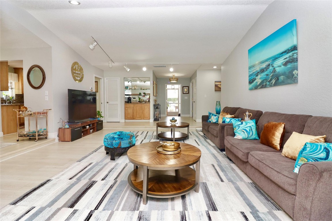 Woodlands Sec Eight 67-42 - Residential