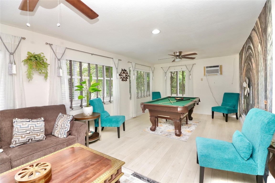 Woodlands Sec Eight 67-42 - Residential