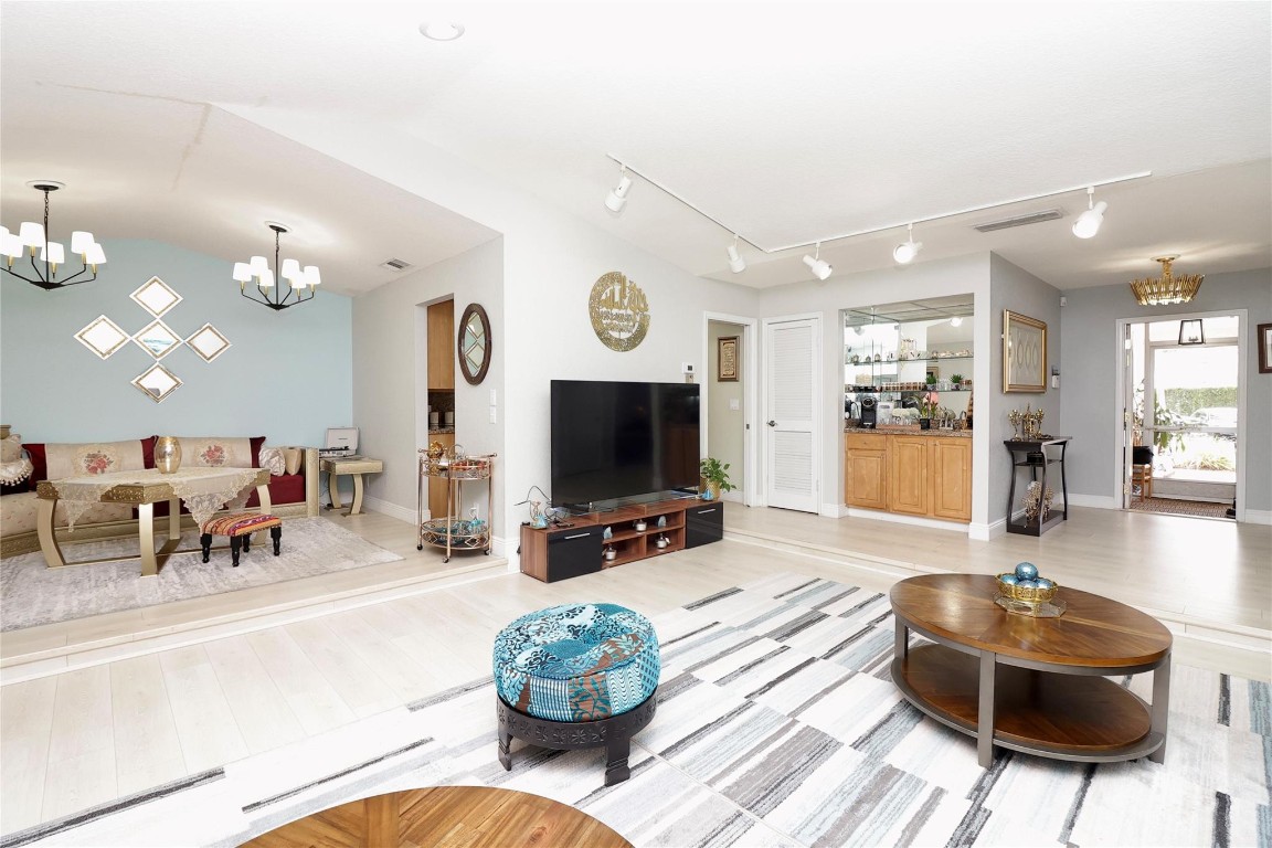 Woodlands Sec Eight 67-42 - Residential