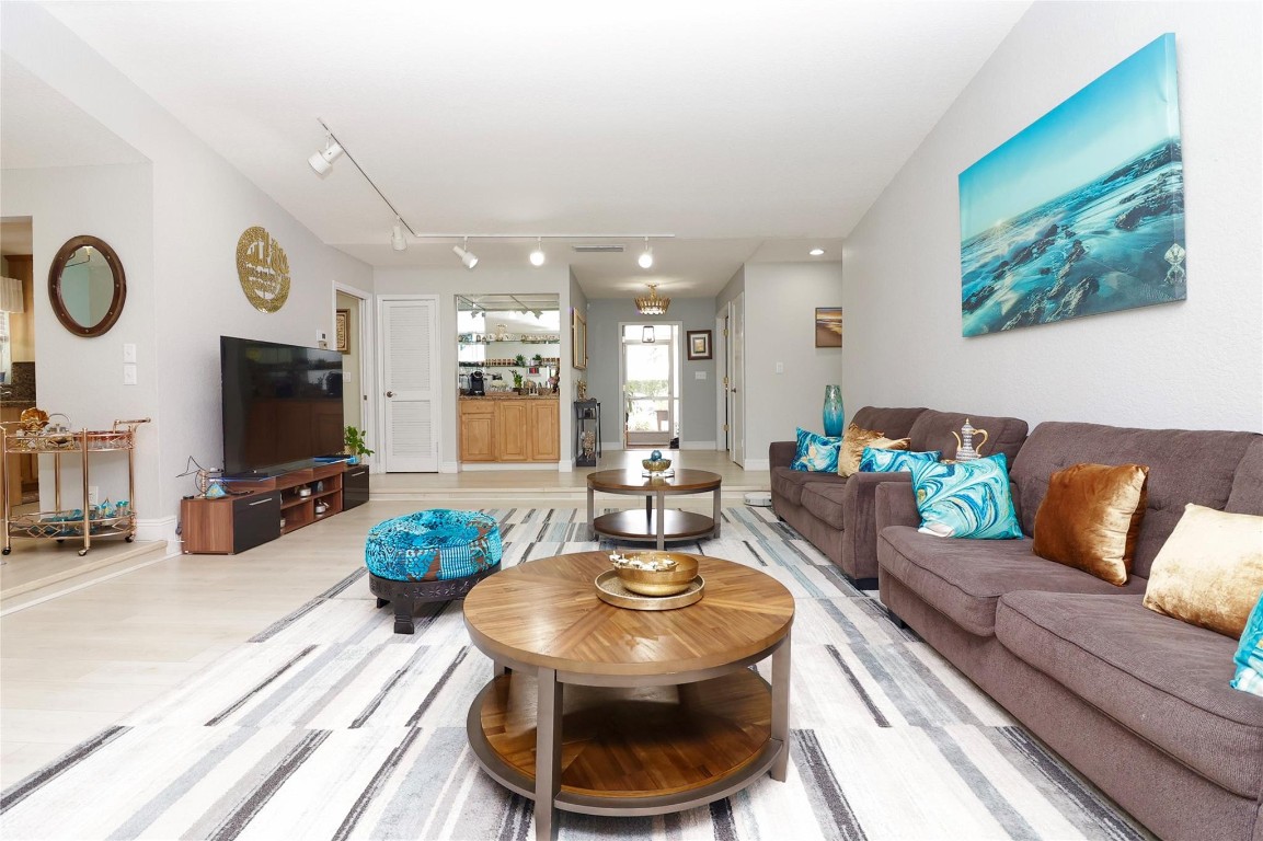 Woodlands Sec Eight 67-42 - Residential