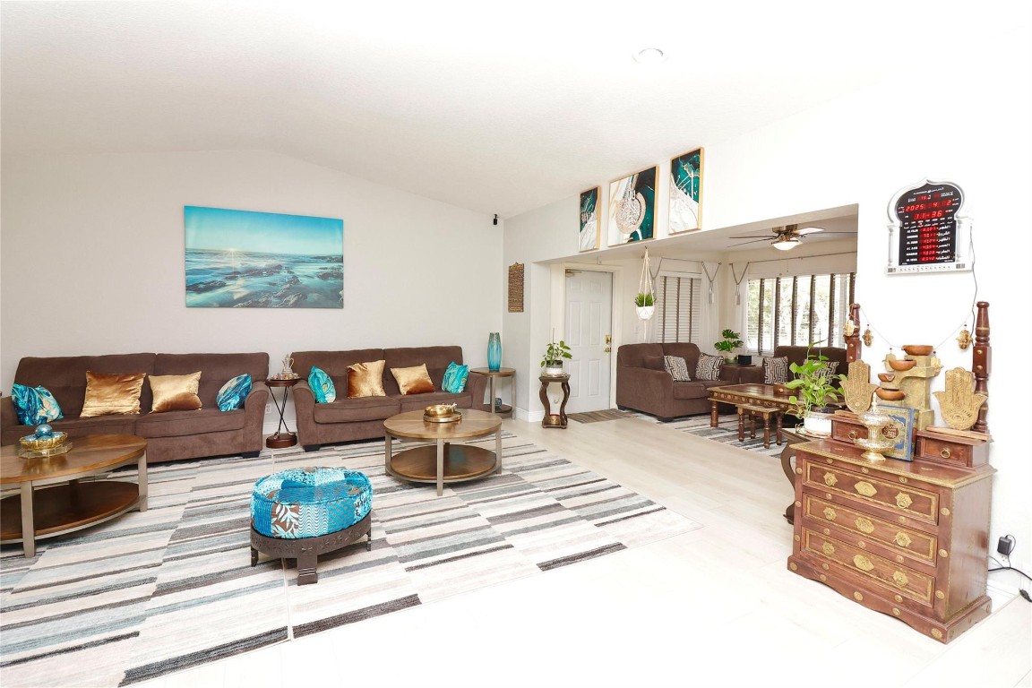 Woodlands Sec Eight 67-42 - Residential