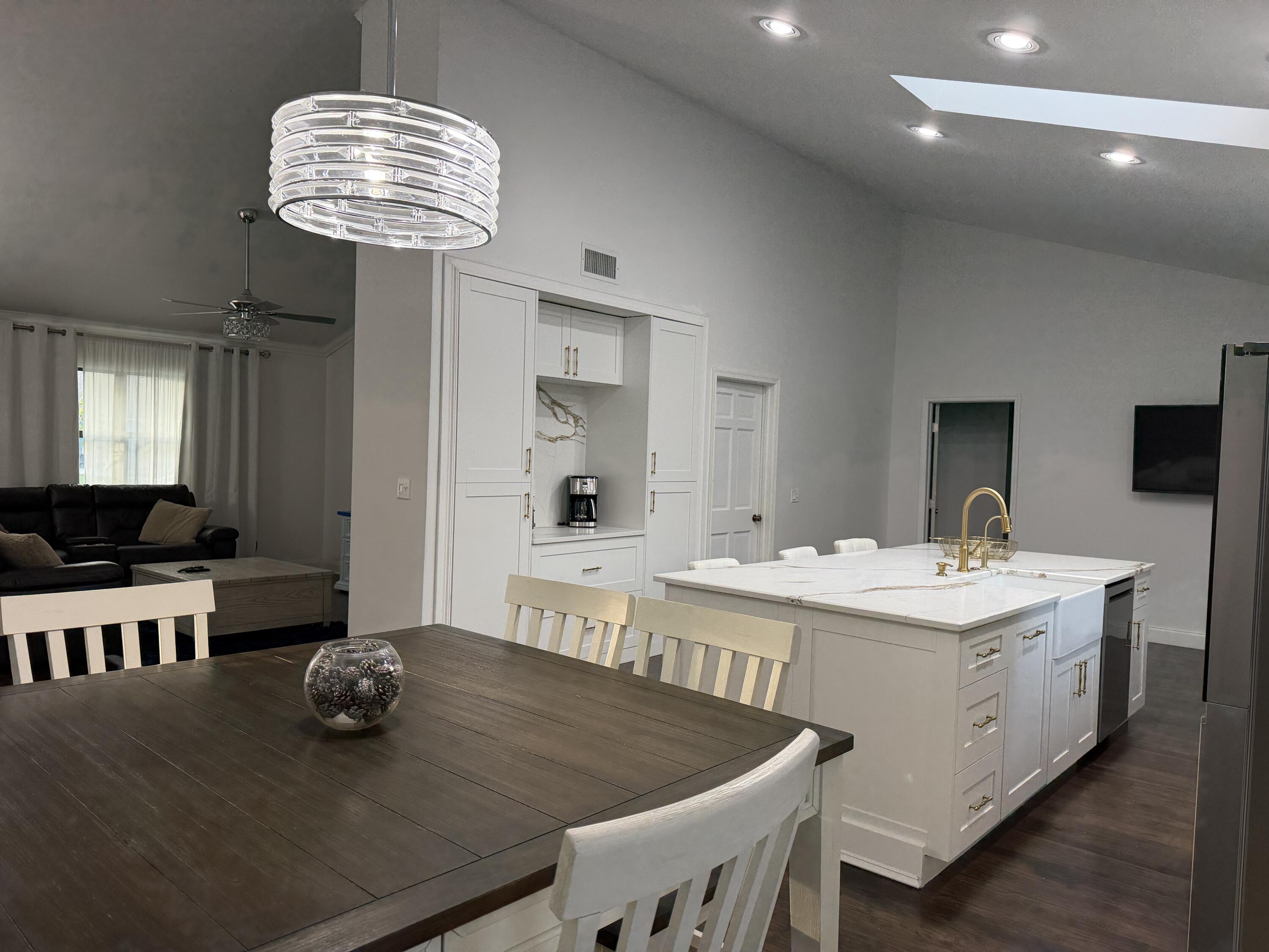 SUGAR POND MANOR OF WELLI - Residential Lease