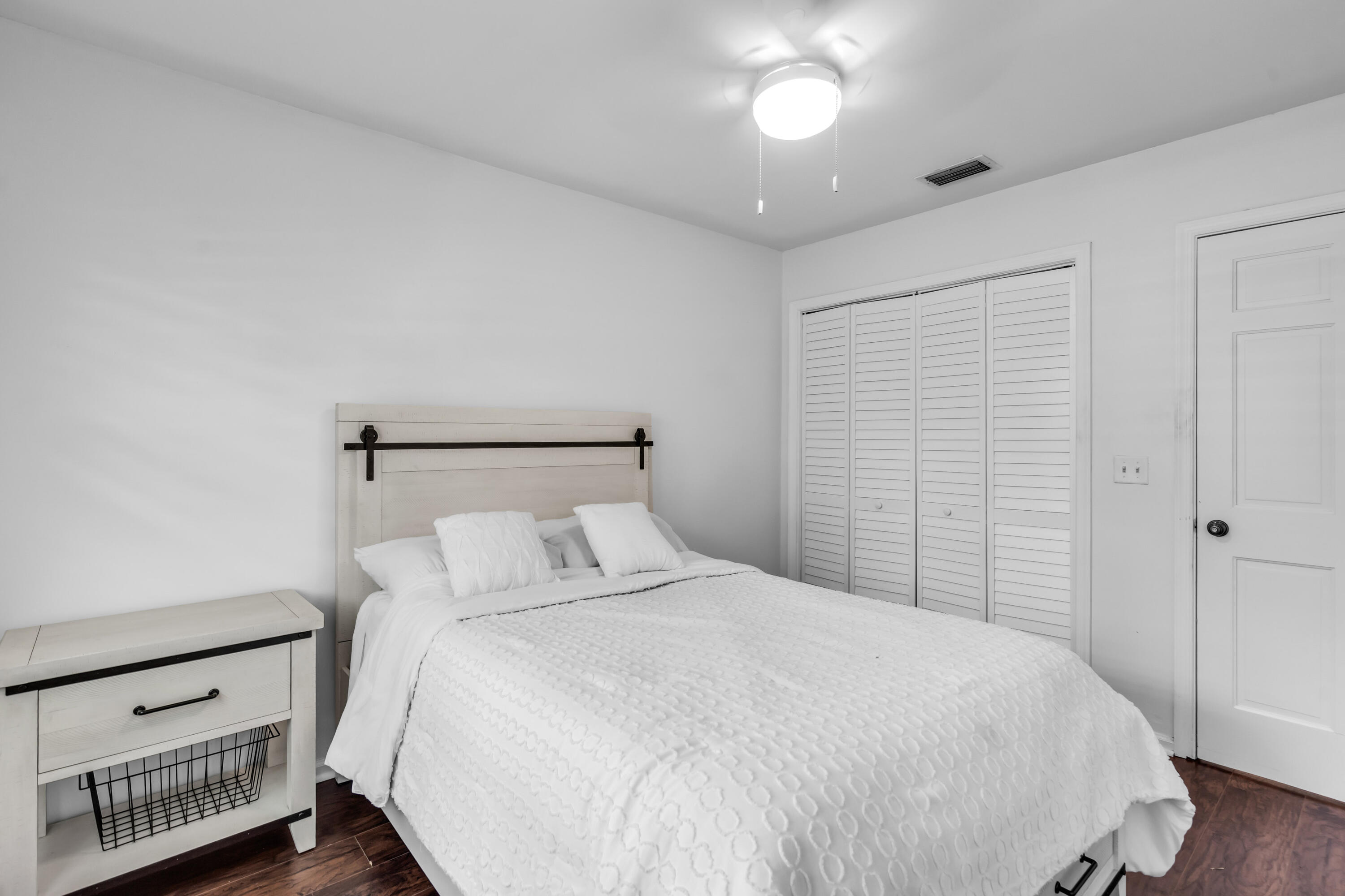 SUGAR POND MANOR OF WELLI - Residential Lease