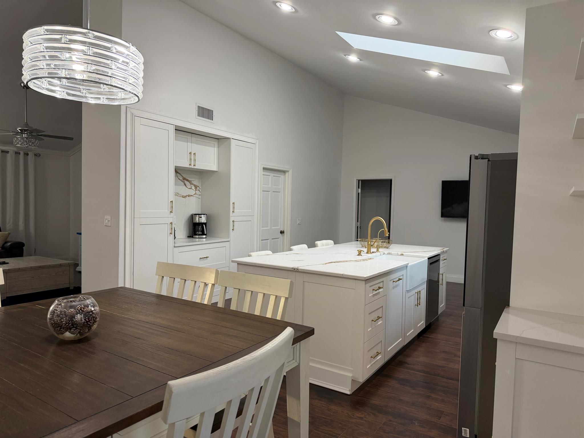 SUGAR POND MANOR OF WELLI - Residential Lease