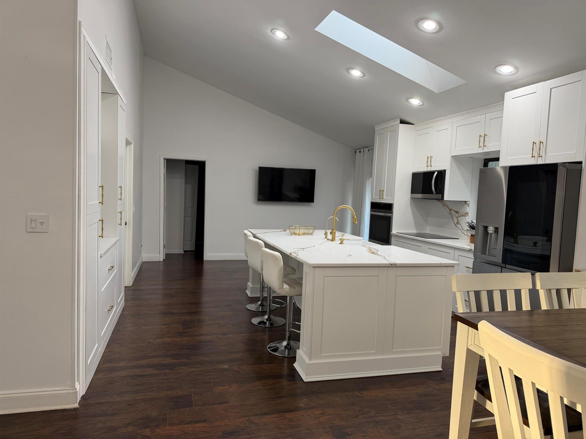 SUGAR POND MANOR OF WELLI - Residential Lease