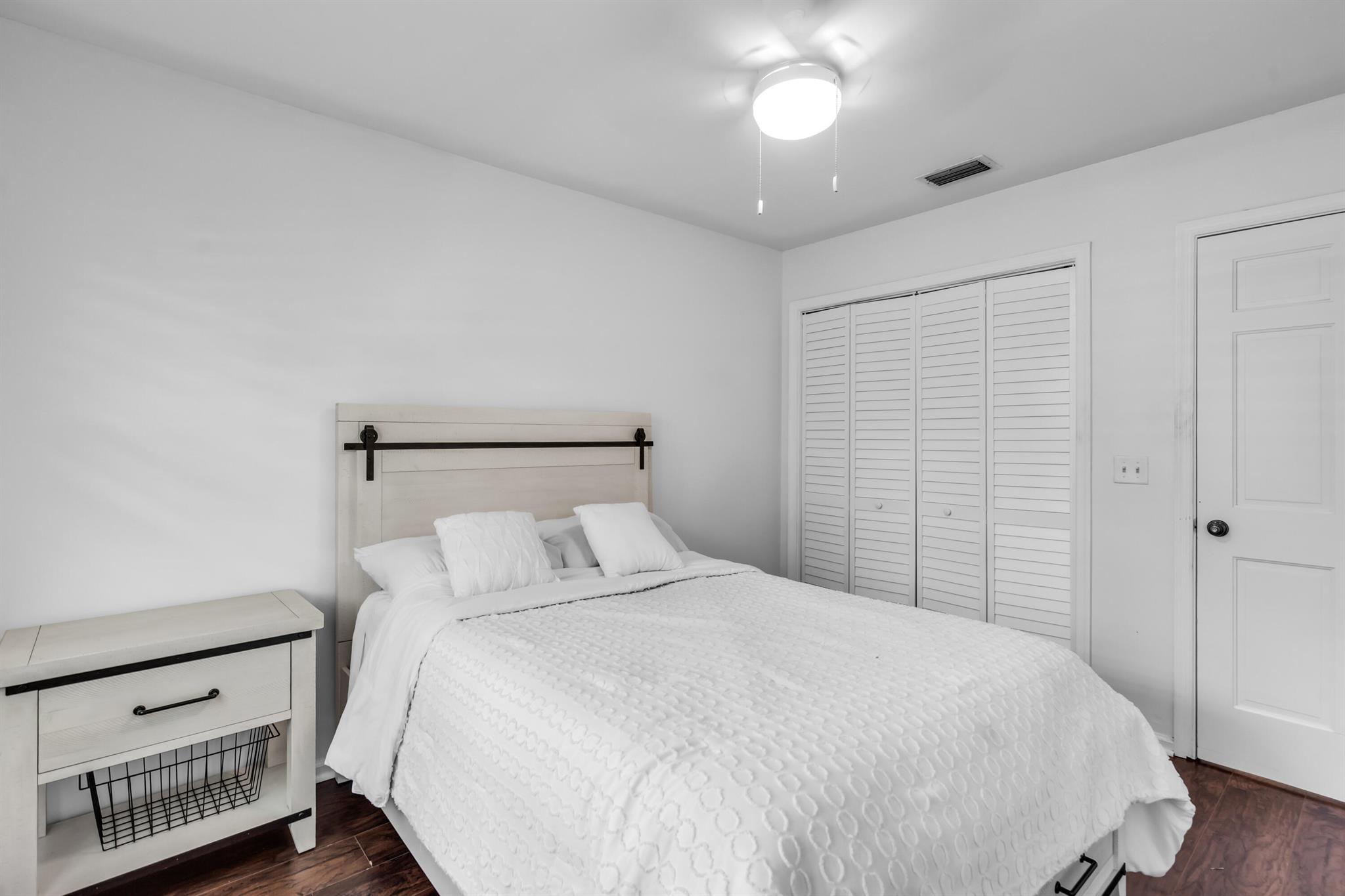 SUGAR POND MANOR OF WELLI - Residential Lease