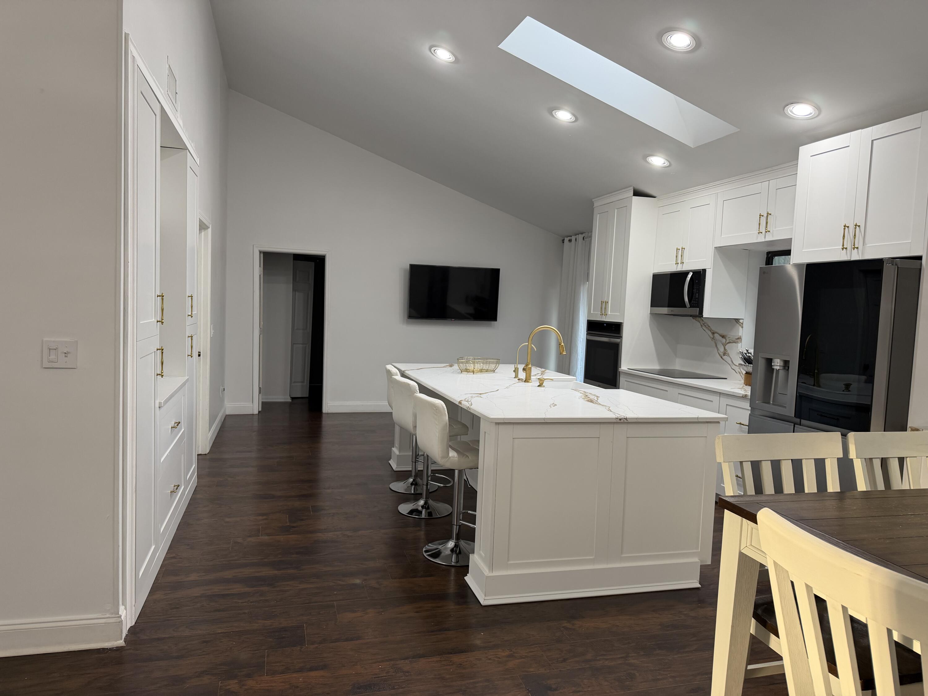 SUGAR POND MANOR OF WELLI - Residential Lease