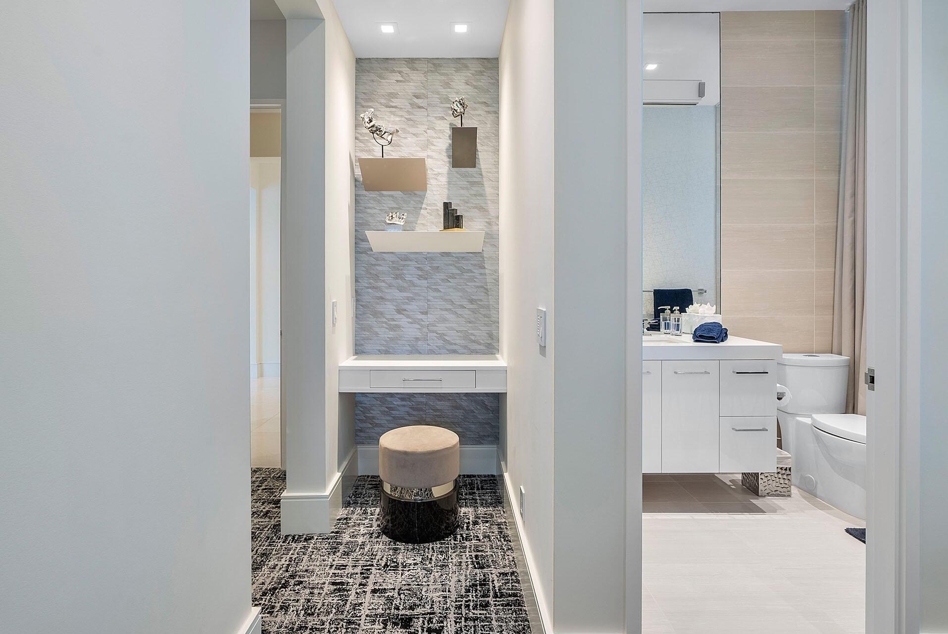 ROYAL PALM YACHT & COUNTR - Residential