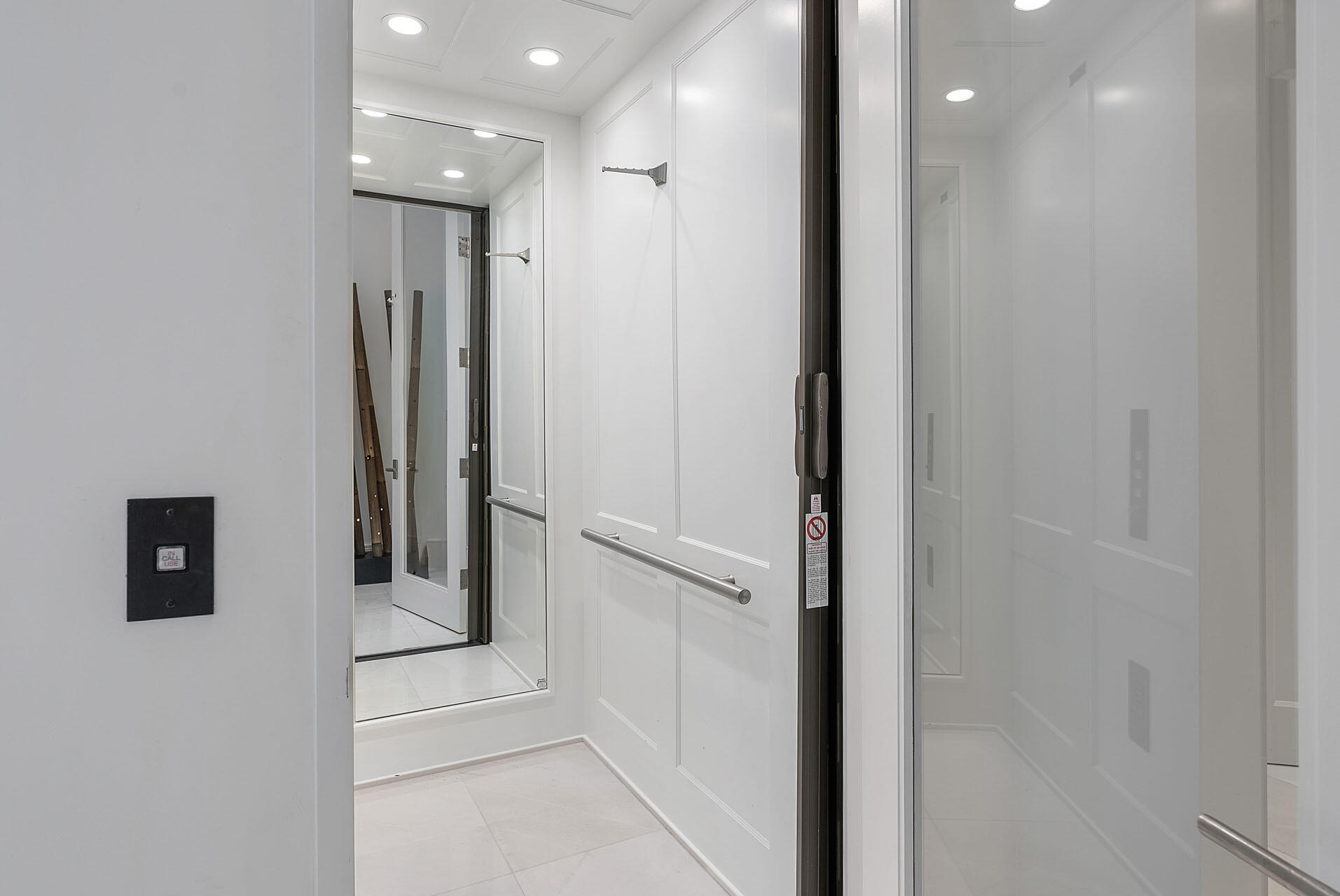 ROYAL PALM YACHT & COUNTR - Residential