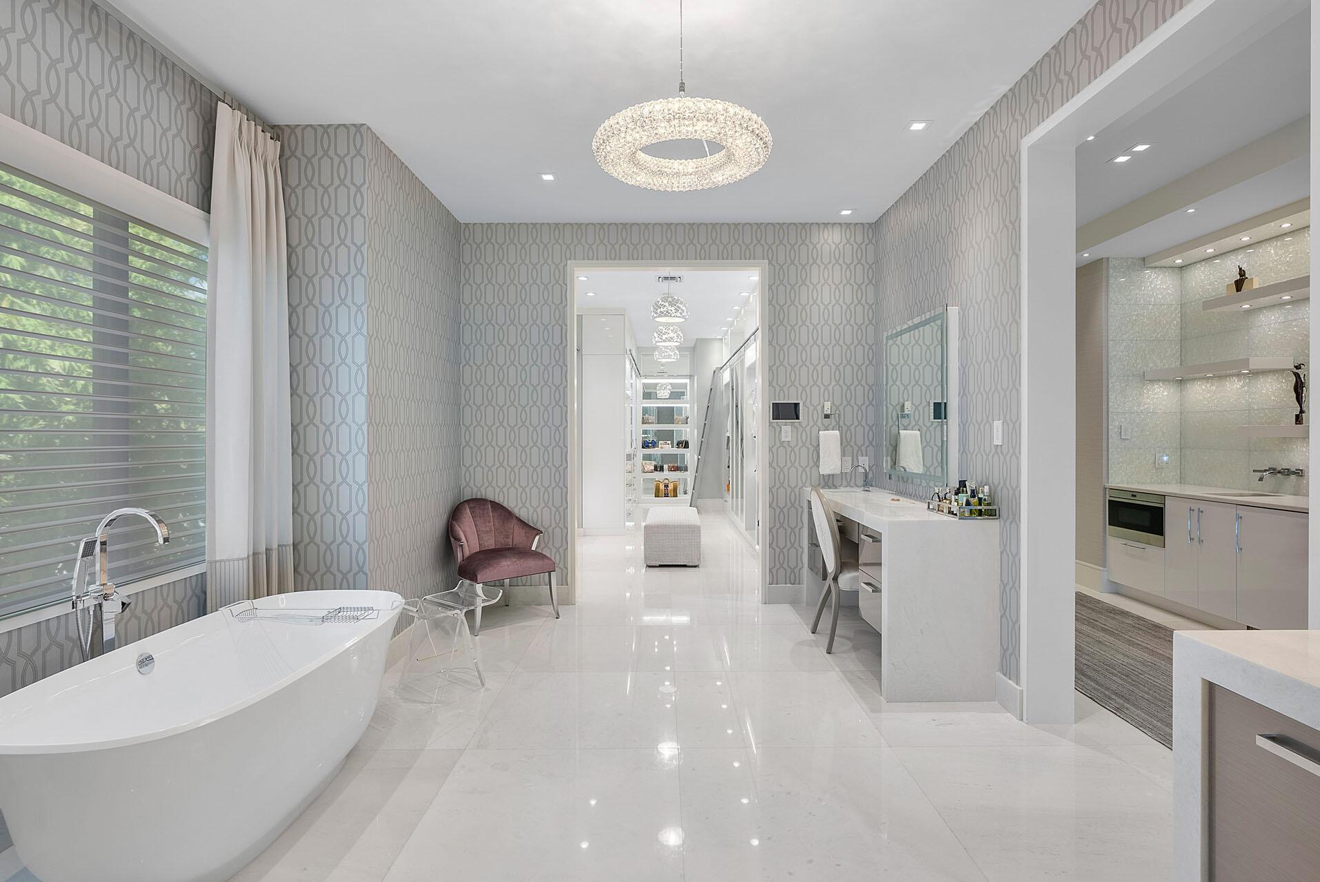 ROYAL PALM YACHT & COUNTR - Residential