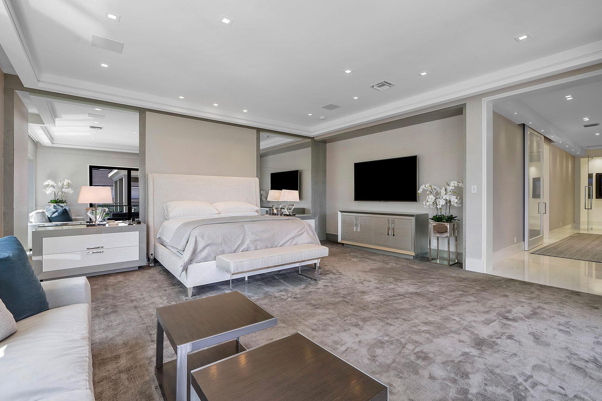 ROYAL PALM YACHT & COUNTR - Residential