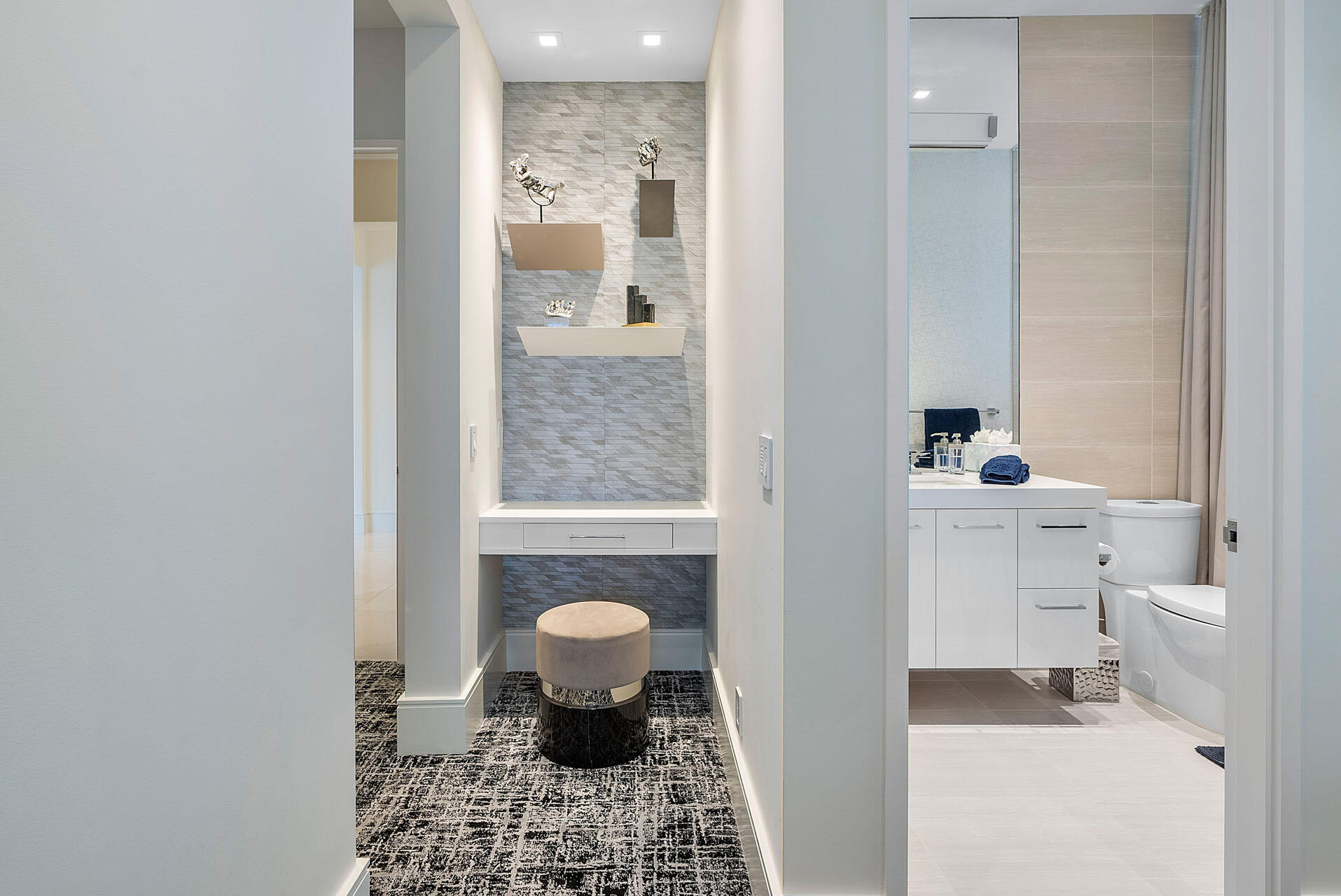 ROYAL PALM YACHT & COUNTR - Residential