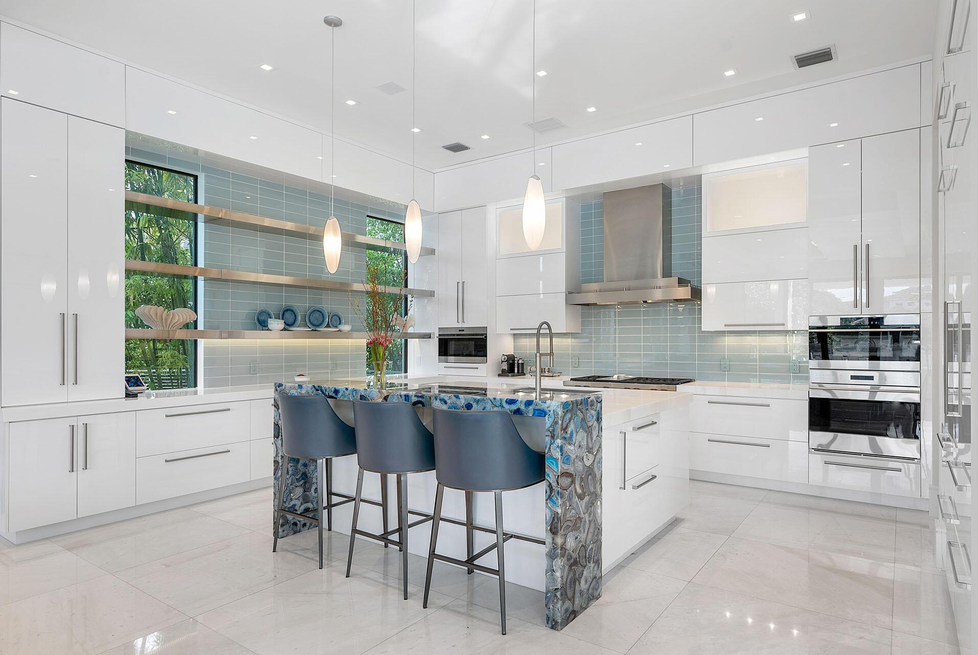 ROYAL PALM YACHT & COUNTR - Residential