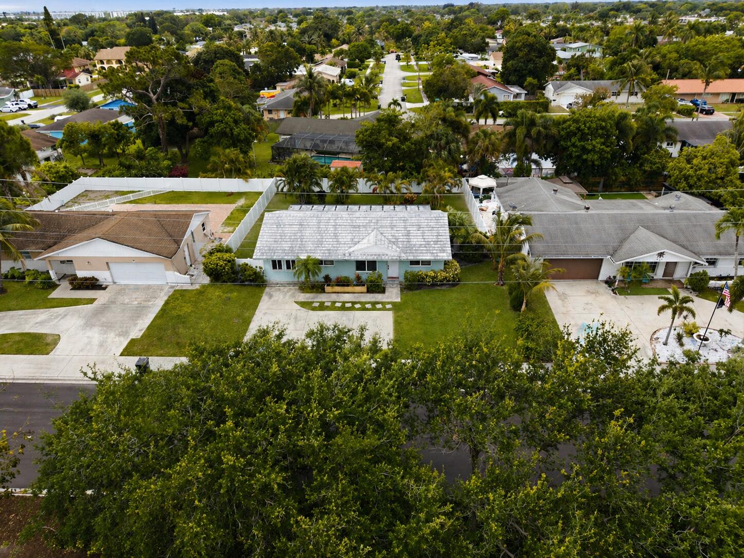 DELRAY SHORES - Residential